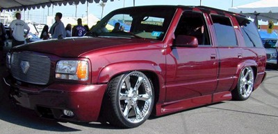 Shaq's Escalade ... (with air shocks).jpg